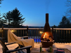 Catskills Cabin: Hot Tub, Firepit, WFH, Ski, Games